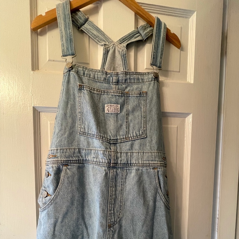 Levi’s denim short overalls